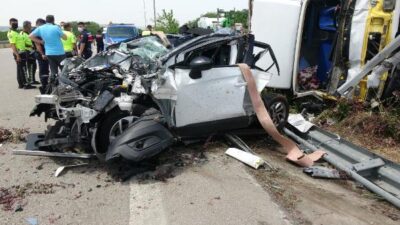Bursa’da feci kaza! Otomobil hurdaya döndü: 1 ölü