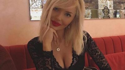 Tatil pozlarıyla hayranlarını mest etti