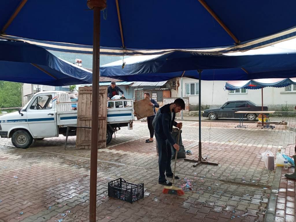 İnegöl’de pazarlarda yeni dönem başladı İnegöl’de pazarlarda yeni dönem başladı