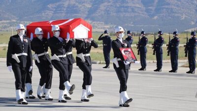 Şehit özel harekat polisi Veli Kabalay’ın naaşı Denizli’de toprağa verildi