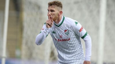 Burak Kapacak kendine geldi!