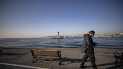 Salgının hızı ‘tam kapanma’ ile kesildi