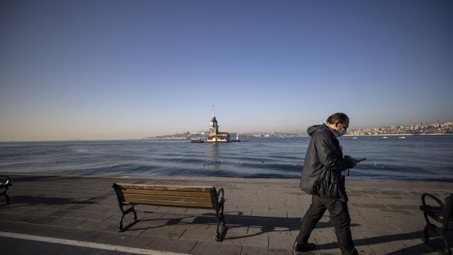 Salgının hızı ‘tam kapanma’ ile kesildi