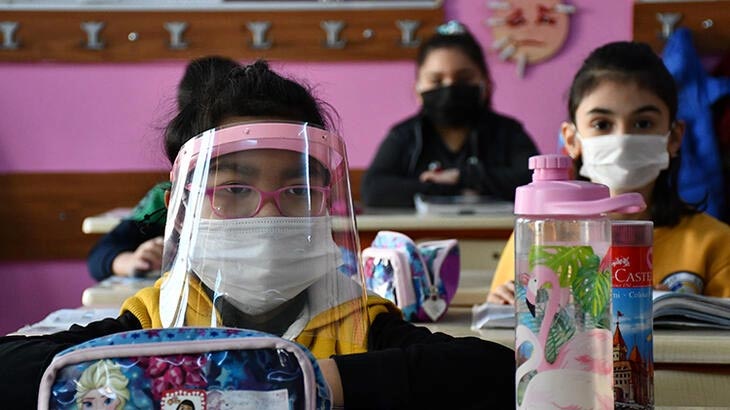 Bilim Kurulu üyesinden yüz yüze eğitimin sürmesi için ‘hızlı test’ önerisi!