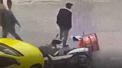 Yardım bahanesiyle geldi, kaza yapan kuryenin telefonunu çaldı