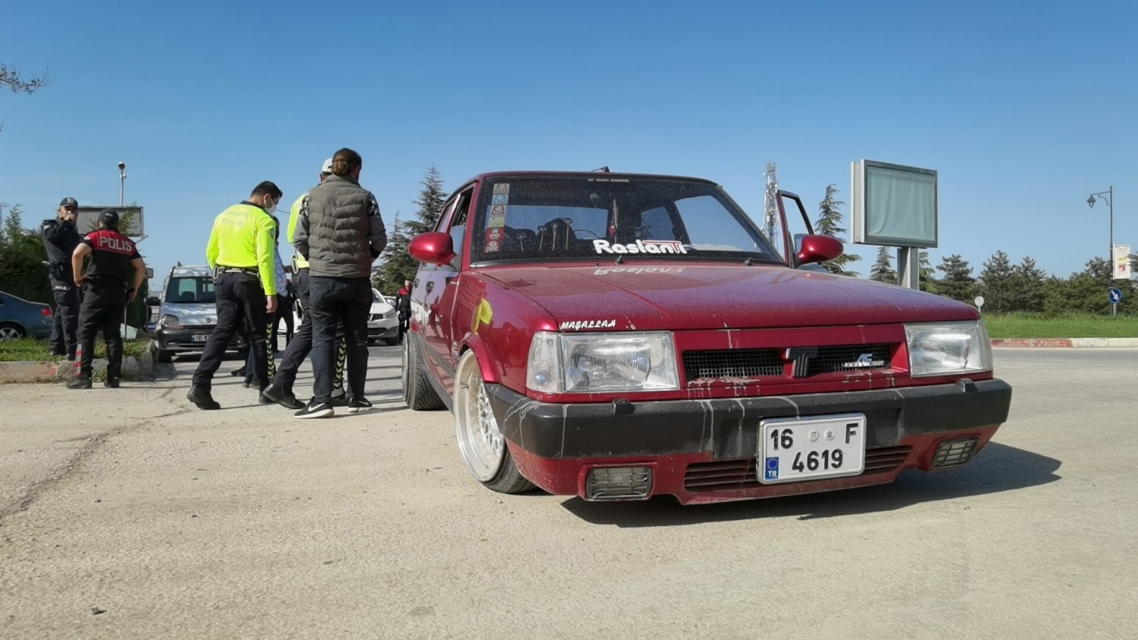 Bursa’da modifiye tutkunu gence ceza yağdı Bursa’da modifiye tutkunu gence ceza yağdı