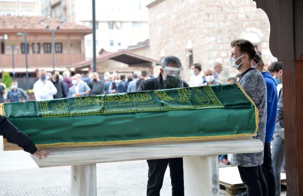 Bursalı ünlü spikere son görev! Murat Özarı’nın zor anları…