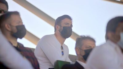 Minareli Çavuş Tesisleri'nde oynanan karşılaşmayı Bursaspor'un şampiyon kaptanı, Süper Lig