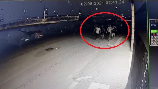 Bursa’da kısıtlamayı ihlal eden gençler polisi görünce böyle kaçtı