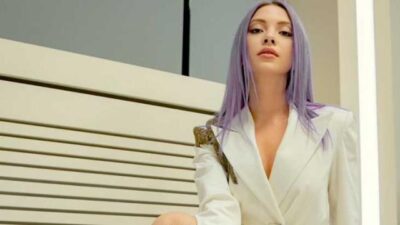 İç çamaşırsız pozları olay oldu!