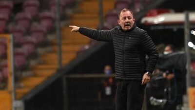 Beşiktaş Teknik Direktörü Sergen Yalçın, 3-1'lik Galatasaray yenilgisini yorumladı, "Oyun