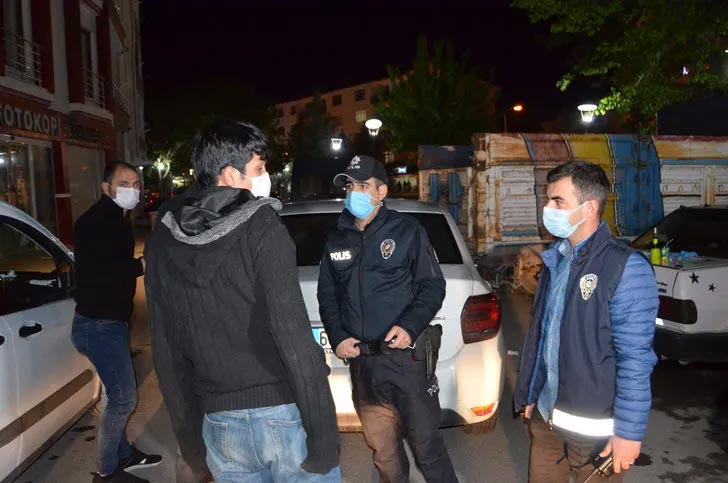 Uyuşturucu şüphelisinden polise: ‘Zeki Müren de bizi görebilecek mi?’