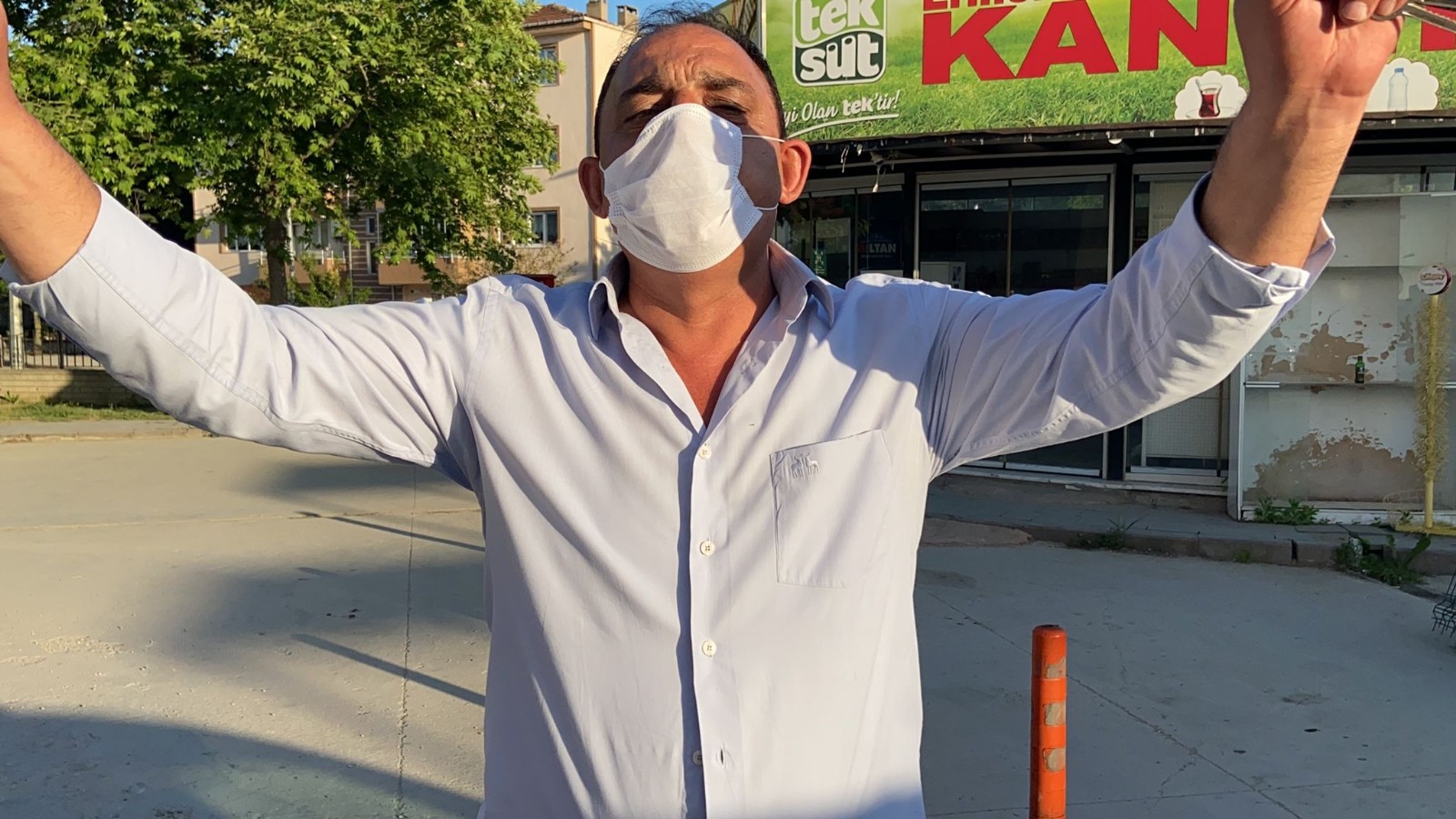 Bursa’da sokağa çıkma yasağına uymayanlara ateş püskürdü Bursa’da sokağa çıkma yasağına uymayanlara ateş püskürdü