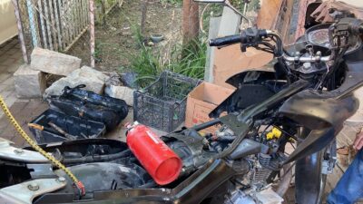 Bursa’da tamir etmeye çalıştığı motosikleti yandı