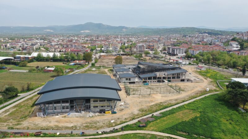 Bursa’ya ayrıcalıklı tesis! Büyükşehir Belediyesi'nin, M.K.Paşa'ya kazandıracağı çok amaçlı tesisin yapımı sürüyor... İçinde