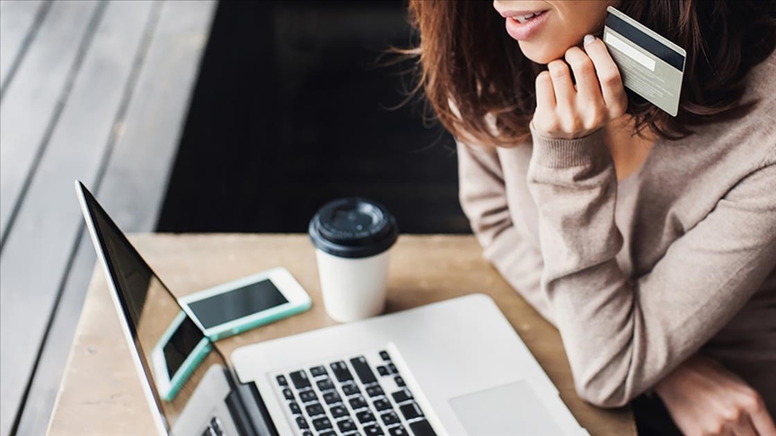 Salgın döneminde ‘moda’ alışverişi ilk sırada