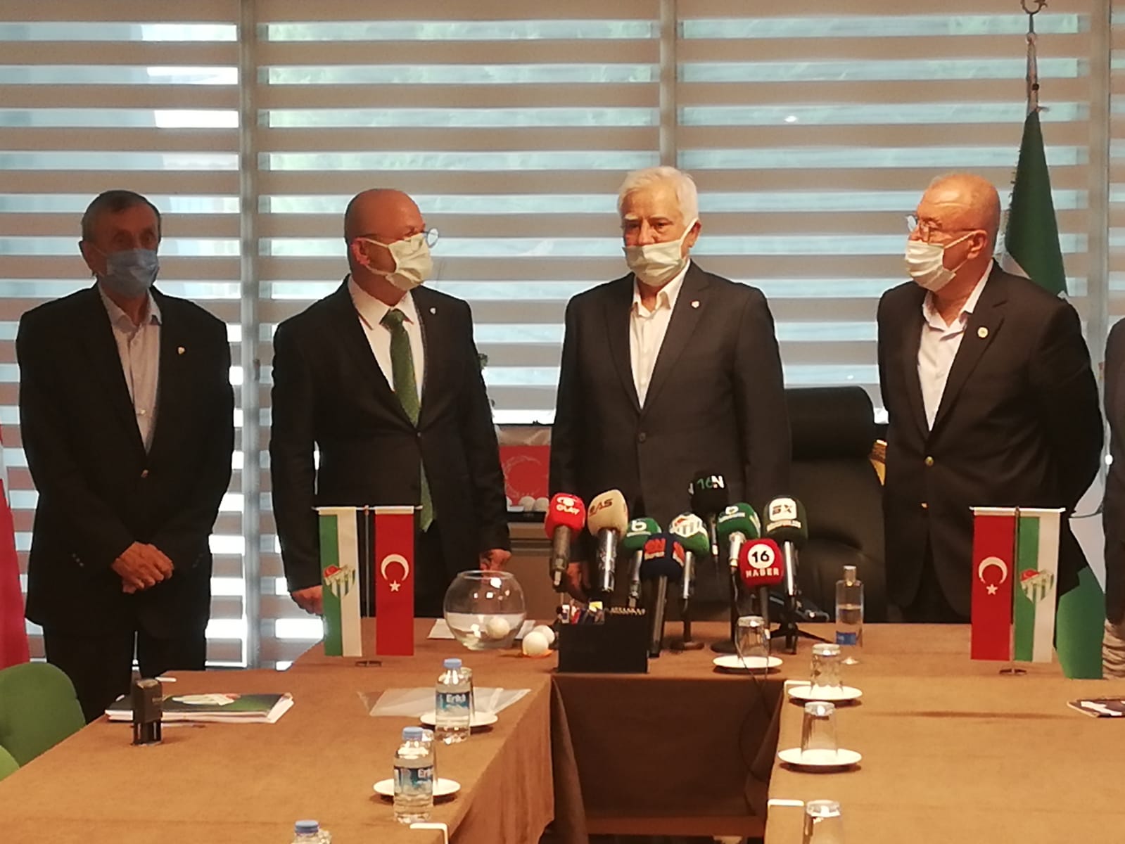 Özlüce’de listelerin yarışı! Hayrettin Gülgüler’in ekibi açıklandı… Özlüce’de listelerin yarışı! Hayrettin Gülgüler’in ekibi açıklandı…