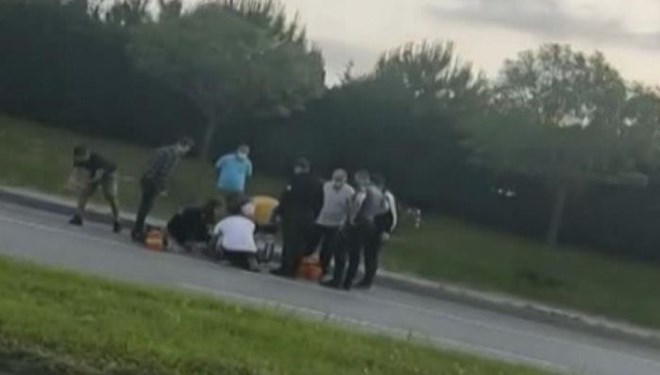 Hamile kadın otomobilden yola atıldı