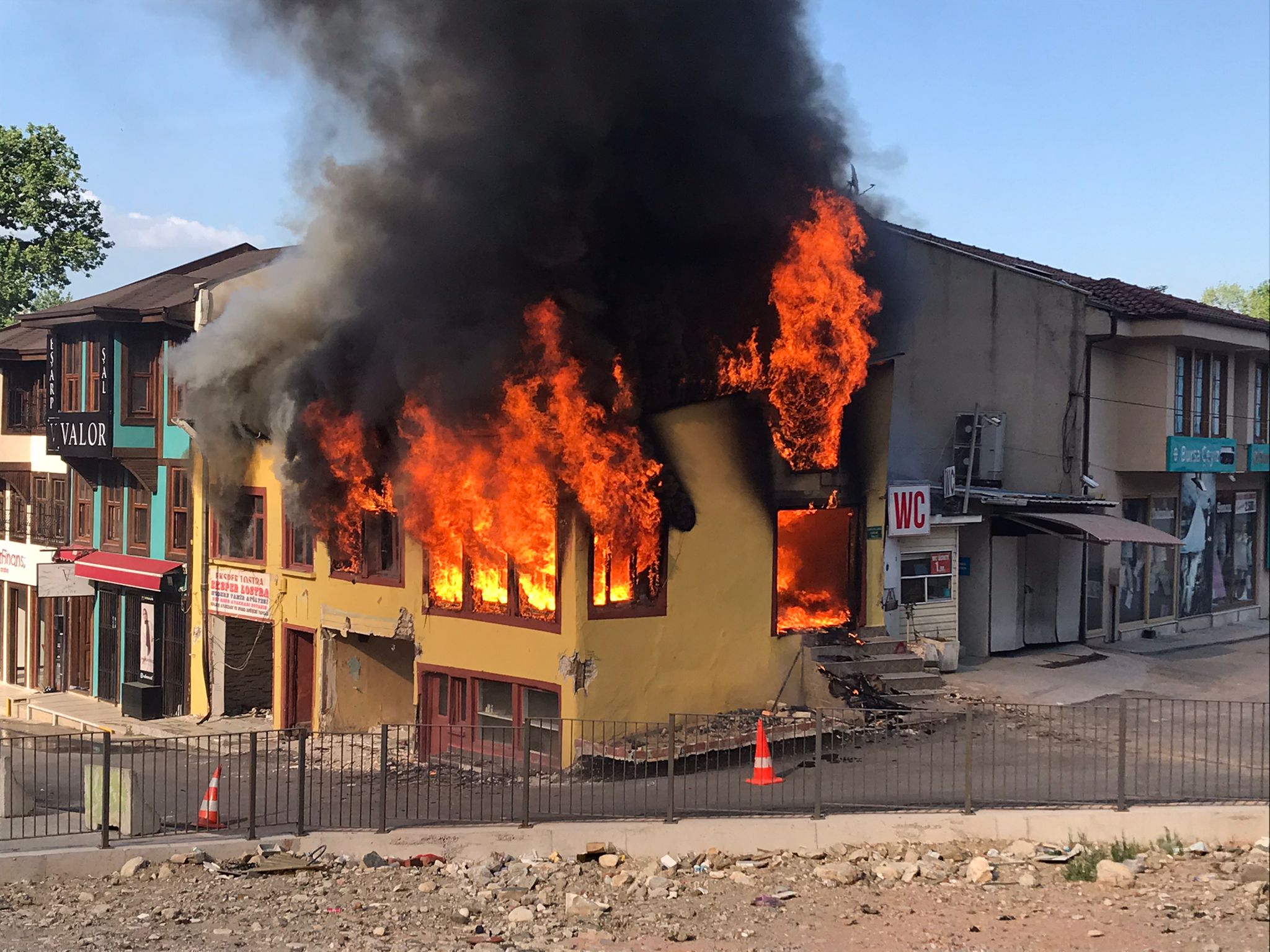 Bursa’da korku dolu anlar! Burası alev alev yandı…
