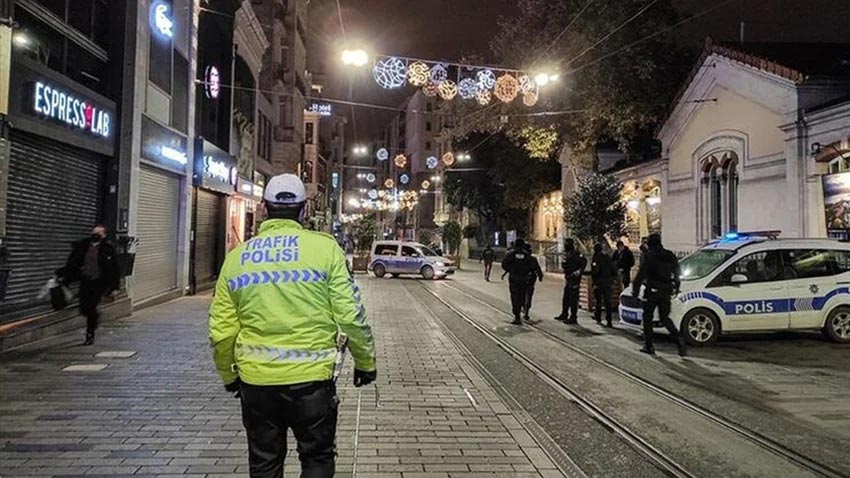 Hafta sonu sokağa çıkma yasağı var mı? Sokağa çıkma saatleri…