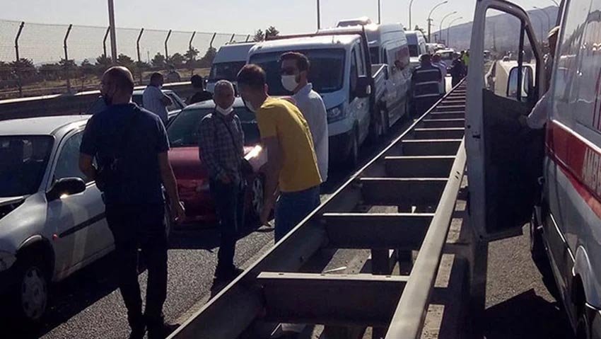 9 araç birbirine girdi! 21 yaralı