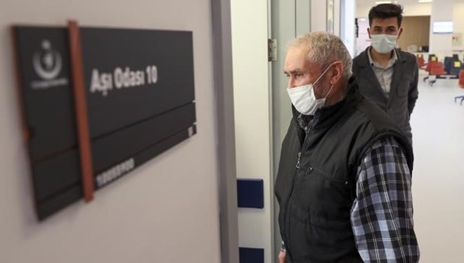 Bilim Kurulu üyesi uyardı: 4 randevudan 1’i aşı oluyor