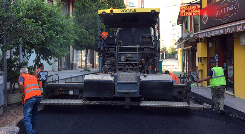Reyhan Caddesi sıcak asfaltla yenilendi