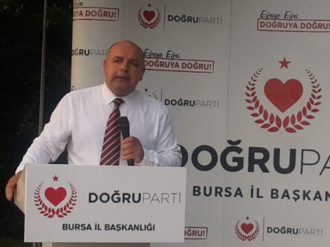 İktidar iktidarlığından muhalefet muhalefetliğinden memnun