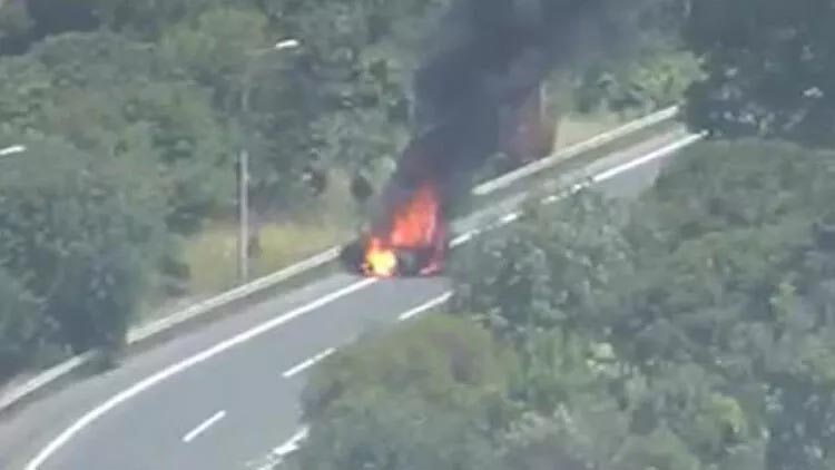 Trafiği kilitleyen yangın!