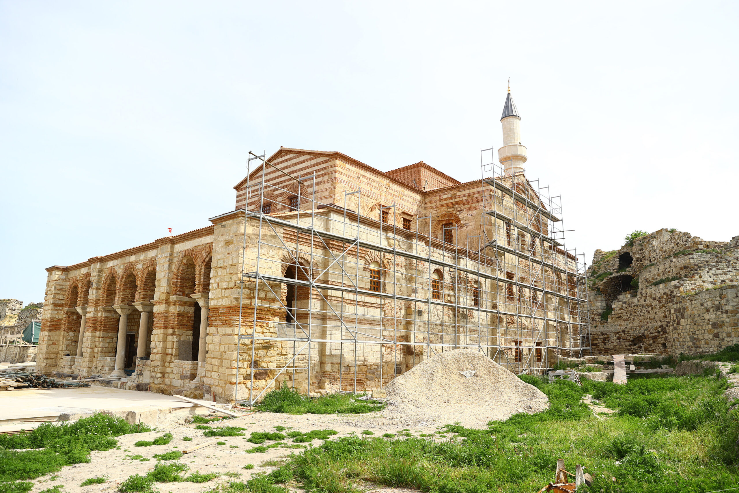 Kapalı olan tarihi cami 56 yıl sonra ibadete açılıyor