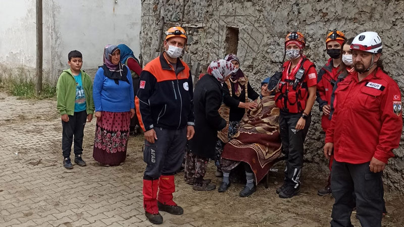 Bursa'nın Orhaneli ilçesinde kaybolan zihinsel engelli kadın bulundu.