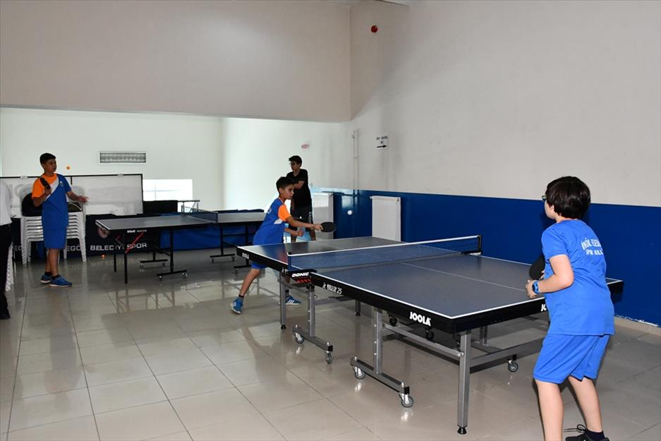 Turnuva başlıyor! Raketini Kap Gel