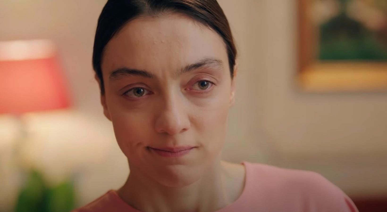 Masumlar Apartmanı’nın Gülben’i Kırmızı Oda’da! Masumlar Apartmanı’nın Gülben’i Kırmızı Oda’da!