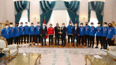 Tarih yazan sporculardan Başkan Aktaş’a ziyaret