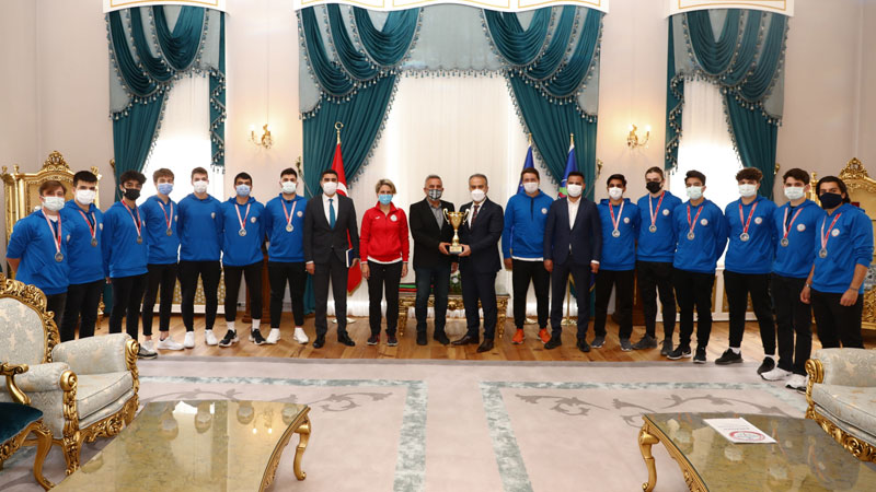 Tarih yazan sporculardan Başkan Aktaş’a ziyaret