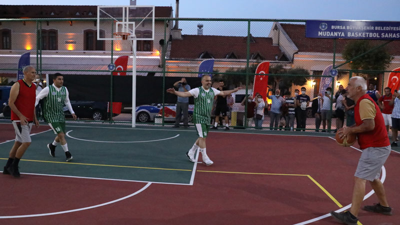 Başkan Aktaş ‘İhtiyar Delikanlılar’la kapıştı