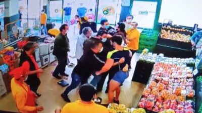 Markette dehşet anları! 3 sivil jandarmayı bıçakladı