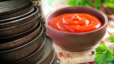 Ketçapla ovalayıp bekleyin…