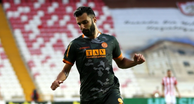 Aytemiz Alanyaspor'un Yunan futbolcusu Georgios Tzavellas, ülkesinin takımı AEK'ye transfer