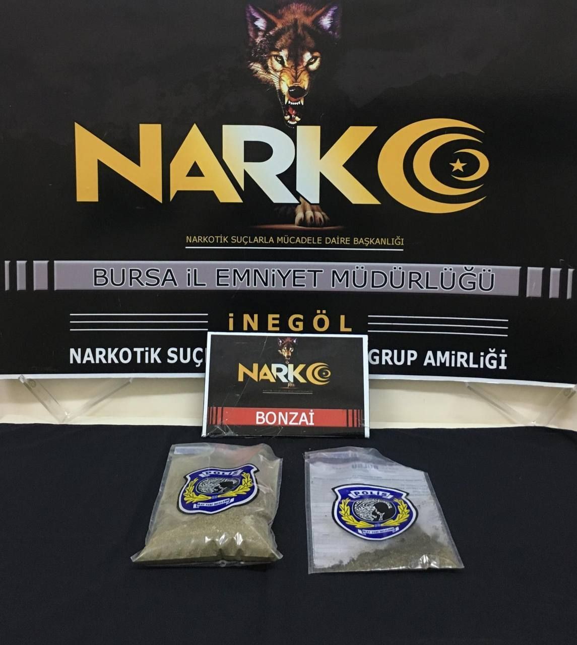 Bursa’da 4 şahsın üzerinde 420 gram uyuşturucu ele geçirdi