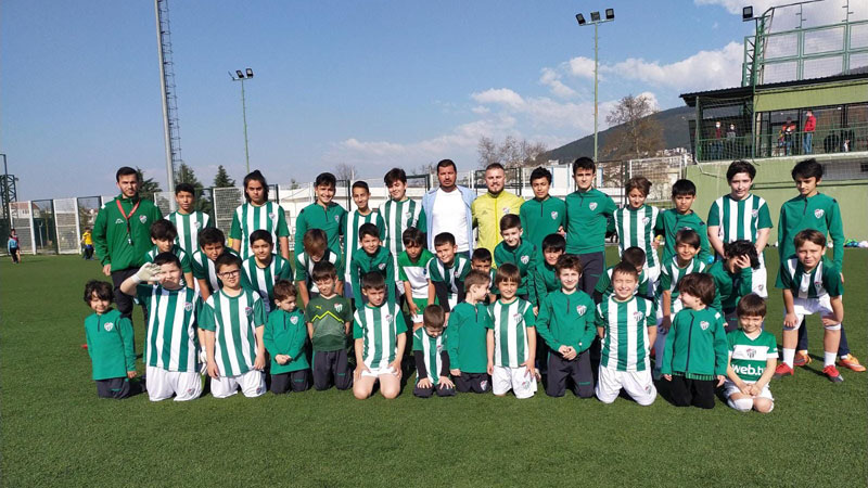Bursaspor dünyaya açılıyor Bursaspor dünyaya açılıyor
