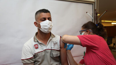 Bursa’da fabrikada aşı dönemi başladı