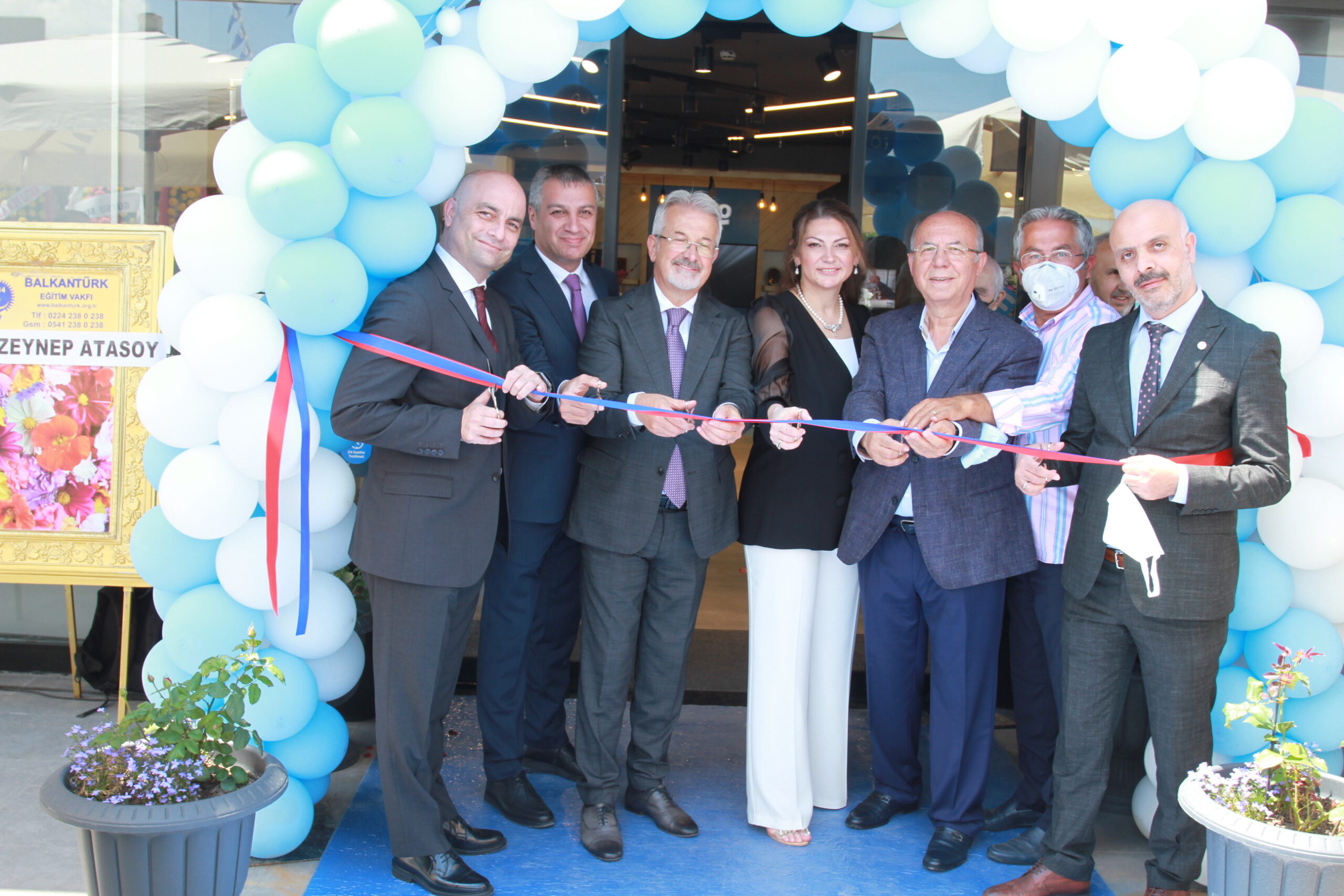 Esin Balkan’dan görkemli açılış Esin Balkan’dan görkemli açılış