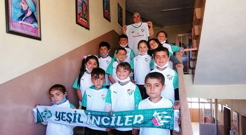 Yeşil İnciler çocukları sevindirdi Yeşil İnciler çocukları sevindirdi