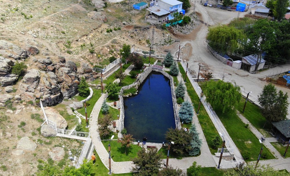 Her yer kurudu, ‘gizemli göl’ yükseldi