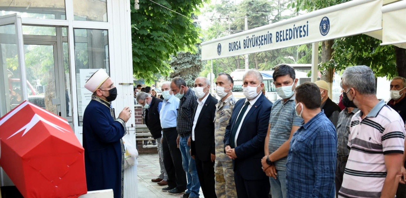 Bursa şehidini toprağa verdi Bursa şehidini toprağa verdi