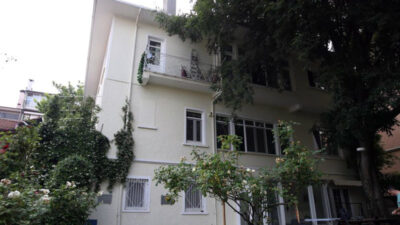 Humeyni’nin sürgün yıllarında Bursa’da kaldığı ev satılıyor