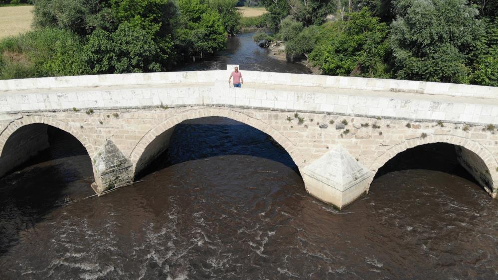 Bursa’da isyan ettiren görüntü! Simsiyah akıyor