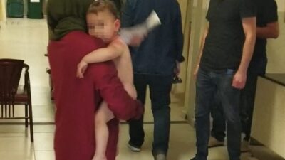 Bursa’da ikiz bebeklerin üzerine kaynar su döküldü