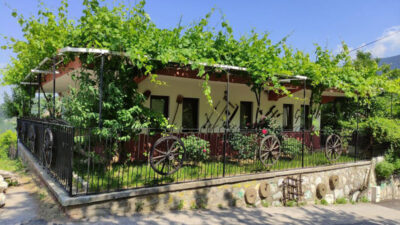 Bursa’da her yıl binlerce kişiyi ücretsiz ağırlıyorlar